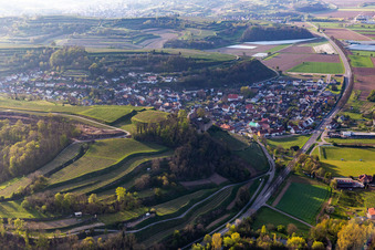 Vue aérienne de Château de Lichteneck à le quartier Hecklingen in Kenzingen dans le département Bade-Wurtemberg, Allemagne