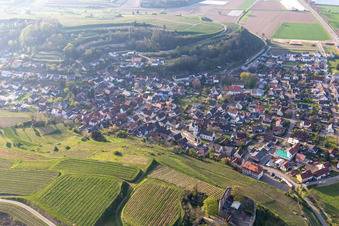 Vue oblique de Château de Lichteneck à le quartier Hecklingen in Kenzingen dans le département Bade-Wurtemberg, Allemagne