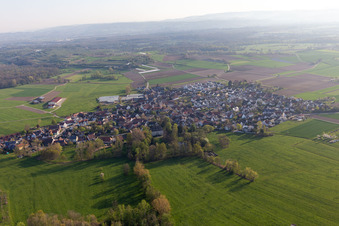 Vue aérienne de Quartier Neuershausen in March dans le département Bade-Wurtemberg, Allemagne