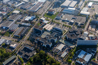 Vue aérienne de Zone commerciale et implantation d'entreprise Haid avec Premium Automobile Freiburg GmbH - concessionnaire agréé Jaguar à le quartier Saint Georgen-Nord in Freiburg im Breisgau dans le département Bade-Wurtemberg, Allemagne