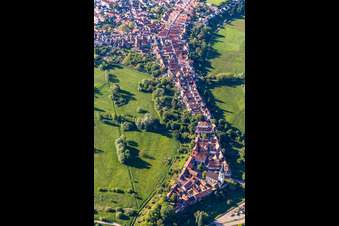 Ludwigstraße à Jockgrim dans le département Rhénanie-Palatinat, Allemagne vue du ciel