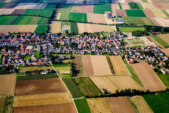 Vue aérienne de Du sud à le quartier Rödersheim in Rödersheim-Gronau dans le département Rhénanie-Palatinat, Allemagne