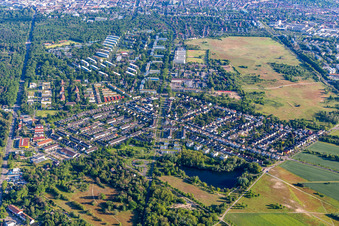 Vue aérienne de Zone du centre-ville dans le quartier de Heide en Neureut à le quartier Neureut in Karlsruhe dans le département Bade-Wurtemberg, Allemagne