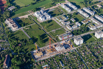 Vue aérienne de Parc technologique, chantier de construction sur Emmy-Noether-Straße à le quartier Rintheim in Karlsruhe dans le département Bade-Wurtemberg, Allemagne
