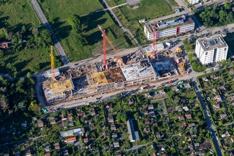 Vue aérienne de Chantier de construction du nouveau bâtiment de bureaux de Vector Informatik GmbH dans la Emmy-Noether-Straße dans le parc technologique Karlsruhe à le quartier Rintheim in Karlsruhe dans le département Bade-Wurtemberg, Allemagne