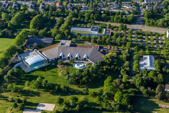 Vue aérienne de Fächerbad Karlsruhe à le quartier Hagsfeld in Karlsruhe dans le département Bade-Wurtemberg, Allemagne
