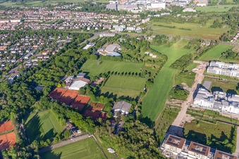 Vue aérienne de Club de ski SSC KSV Clubhouse à le quartier Hagsfeld in Karlsruhe dans le département Bade-Wurtemberg, Allemagne
