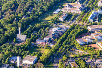 Photographie aérienne de Centre, École Waldorf gratuite, Gymnase Otto Hahn à le quartier Waldstadt in Karlsruhe dans le département Bade-Wurtemberg, Allemagne