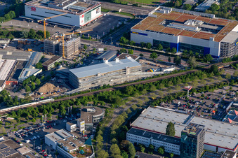Vue aérienne de Centre Audi à le quartier Oststadt in Karlsruhe dans le département Bade-Wurtemberg, Allemagne