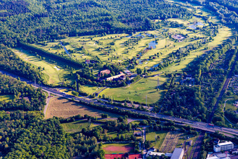 Vue aérienne de Parcours de golf Hofgut Scheibenhardt à le quartier Beiertheim-Bulach in Karlsruhe dans le département Bade-Wurtemberg, Allemagne
