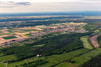 Vue d'oiseau de Kandel dans le département Rhénanie-Palatinat, Allemagne