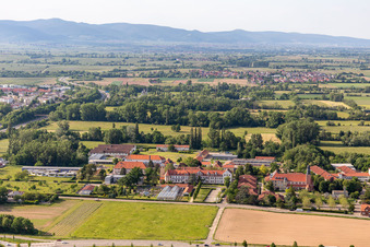 Vue aérienne de Centre de soutien Caritas Saint-Laurent et Saint-Paul, Œuvres jeunesse Saint-Joseph à Landau in der Pfalz dans le département Rhénanie-Palatinat, Allemagne