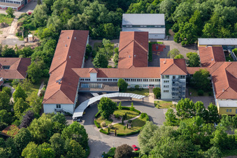 Vue aérienne de Centre de soutien Caritas St. Laurentius et Paulus, école spécialisée de Landau à Landau in der Pfalz dans le département Rhénanie-Palatinat, Allemagne