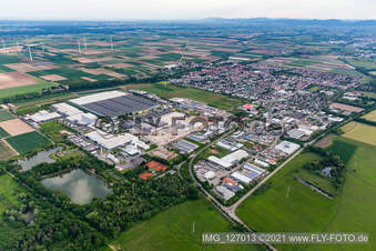 Image drone de Offenbach an der Queich dans le département Rhénanie-Palatinat, Allemagne