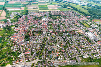 Offenbach an der Queich dans le département Rhénanie-Palatinat, Allemagne d'un drone