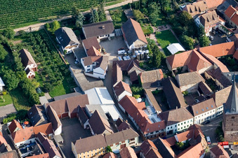 Vue aérienne de Sperbergasse à Großkarlbach dans le département Rhénanie-Palatinat, Allemagne