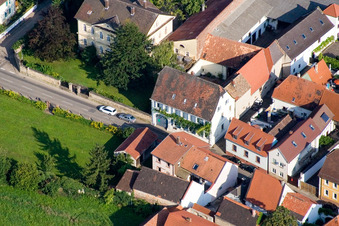 Vue aérienne de Domaine viticole Lingenfelder à Großkarlbach dans le département Rhénanie-Palatinat, Allemagne