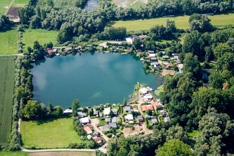 Vue aérienne de Caravanes et tentes - camping - et emplacement pour tentes Blausee à Altlußheim dans le département Bade-Wurtemberg, Allemagne