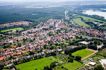 Vue aérienne de Quartier Huttenheim in Philippsburg dans le département Bade-Wurtemberg, Allemagne