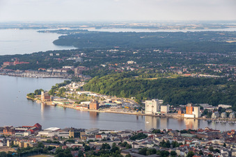 Vue aérienne de Port de Flensbourg, Harniskai à le quartier Kielseng in Flensburg dans le département Schleswig-Holstein, Allemagne