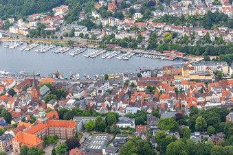 Vue aérienne de Pointe du port à Flensburg dans le département Schleswig-Holstein, Allemagne