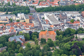 Vue aérienne de Musée de la Montagne Flensburg à le quartier Friesischer Berg in Flensburg dans le département Schleswig-Holstein, Allemagne