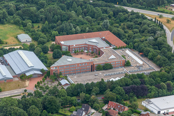 Vue aérienne de École RBZ Hannah Arendt AöR, École RBZ Eckener Flensburg AöR à le quartier Friesischer Berg in Flensburg dans le département Schleswig-Holstein, Allemagne