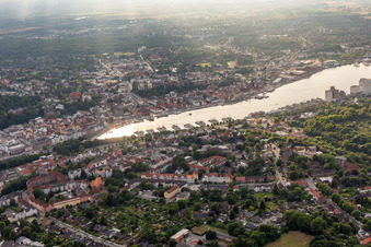 Vue aérienne de Port, fjord à le quartier Kielseng in Flensburg dans le département Schleswig-Holstein, Allemagne