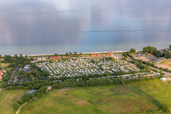 Vue aérienne de Camping HOLNIS à le quartier Bockholm in Glücksburg dans le département Schleswig-Holstein, Allemagne