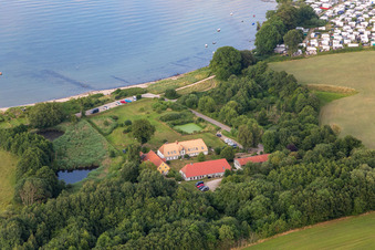 Vue aérienne de Fjord extérieur de Flensburg à le quartier Rüde in Munkbrarup dans le département Schleswig-Holstein, Allemagne