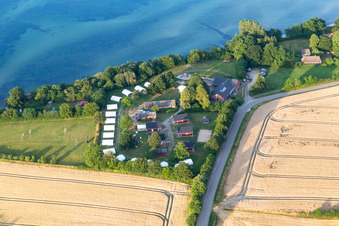 Vue aérienne de Centre de loisirs pour les jeunes à le quartier Nieby in Steinbergkirche dans le département Schleswig-Holstein, Allemagne