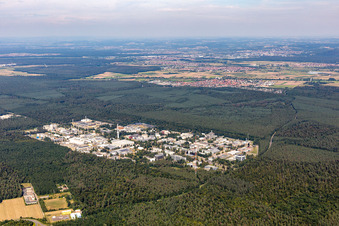 Vue aérienne de Campus du KIT Nord depuis le sud-ouest à le quartier Leopoldshafen in Eggenstein-Leopoldshafen dans le département Bade-Wurtemberg, Allemagne
