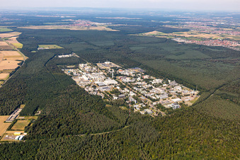Photographie aérienne de Campus du KIT Nord depuis le sud-ouest à le quartier Leopoldshafen in Eggenstein-Leopoldshafen dans le département Bade-Wurtemberg, Allemagne
