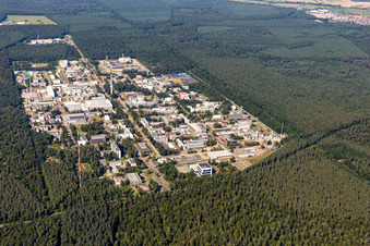 Vue aérienne de Campus du KIT Nord depuis le Sud à le quartier Leopoldshafen in Eggenstein-Leopoldshafen dans le département Bade-Wurtemberg, Allemagne