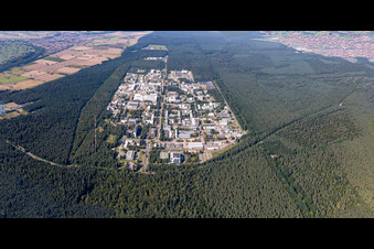 Vue aérienne de Campus du KIT Nord depuis le Sud à le quartier Neureut in Karlsruhe dans le département Bade-Wurtemberg, Allemagne