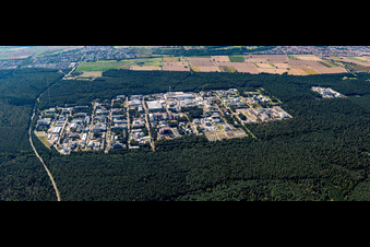 Vue oblique de Campus du KIT Nord depuis l'est à le quartier Leopoldshafen in Eggenstein-Leopoldshafen dans le département Bade-Wurtemberg, Allemagne