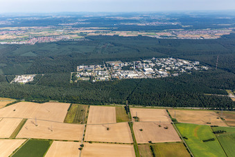 Vue aérienne de Campus du KIT Nord depuis l'ouest à le quartier Leopoldshafen in Eggenstein-Leopoldshafen dans le département Bade-Wurtemberg, Allemagne