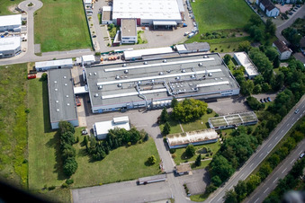 Zone industrielle de la Siemensstrasse avec Hartmann & König Stromzuführungs AG et HeKa Fenster et à le quartier Neudorf in Graben-Neudorf dans le département Bade-Wurtemberg, Allemagne d'en haut