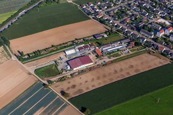 Photographie aérienne de Kugelmann, agriculteur biologique à Kandel dans le département Rhénanie-Palatinat, Allemagne