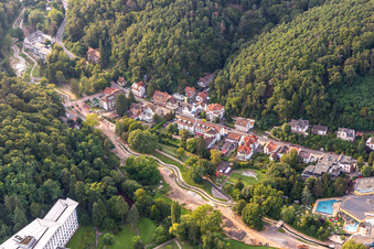 Vue aérienne de Chantier de construction du cours d'eau dans le parc thermal de la Kurtalstr à Bad Bergzabern dans le département Rhénanie-Palatinat, Allemagne