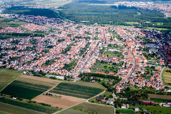 Vue aérienne de Du sud-ouest à le quartier Wiesental in Waghäusel dans le département Bade-Wurtemberg, Allemagne