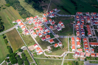 Vue aérienne de Montesoristr à le quartier Wiesental in Waghäusel dans le département Bade-Wurtemberg, Allemagne