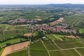 Quartier Heuchelheim in Heuchelheim-Klingen dans le département Rhénanie-Palatinat, Allemagne vue d'en haut