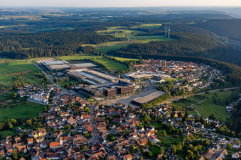 Vue aérienne de Vue de la ville du centre-ville à Loßburg dans le département Bade-Wurtemberg, Allemagne