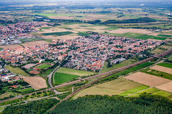 Vue aérienne de Neulußheim dans le département Bade-Wurtemberg, Allemagne