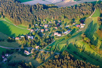 Vue aérienne de Ursental à le quartier Lombach in Loßburg dans le département Bade-Wurtemberg, Allemagne