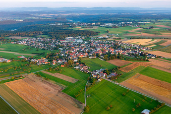 Vue aérienne de Quartier Hochmössingen in Oberndorf am Neckar dans le département Bade-Wurtemberg, Allemagne