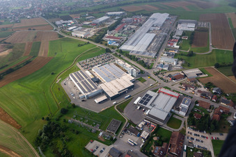 Photographie aérienne de Zone industrielle et commerciale en béton préfabriqué - Union GmbH & Co. KG ; Schwäbische Werkzeugmaschinen GmbH, KMS Automation GmbH à le quartier Waldmössingen in Schramberg dans le département Bade-Wurtemberg, Allemagne
