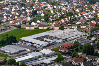 Vue aérienne de Locaux de l'usine de Döllken-Profiltechnik GmbH à Dunningen dans le département Bade-Wurtemberg, Allemagne