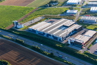 Vue aérienne de Locaux des sociétés Schöler Fördertechnik AG, Bucher Stahlhandel GmbH et BAH Personaldienste GmbH avec halls, bâtiments d'entreprise et installations de production à Zimmern ob Rottweil dans le département Bade-Wurtemberg, Allemagne